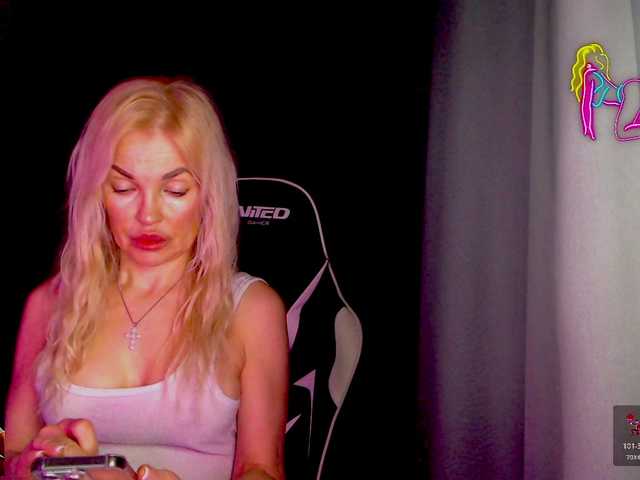 Margo77-1's BongaCams show and profile