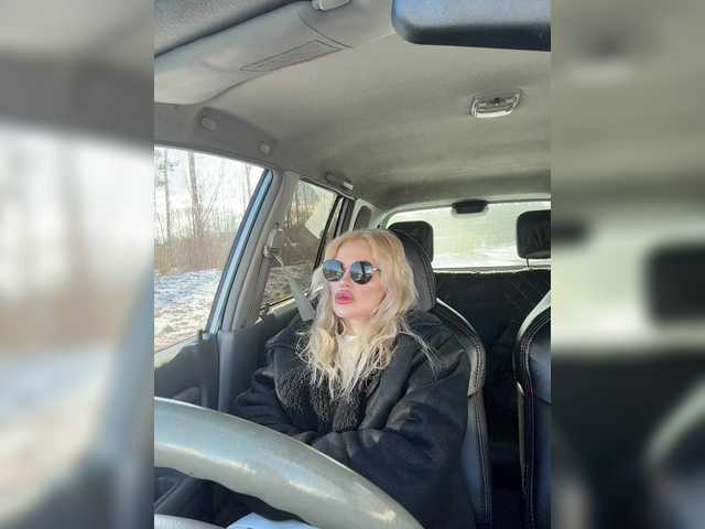 Margo77-1's BongaCams show and profile