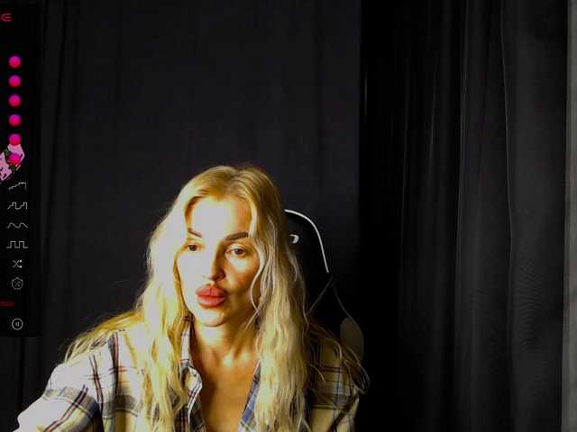 Margo77-1's BongaCams show and profile