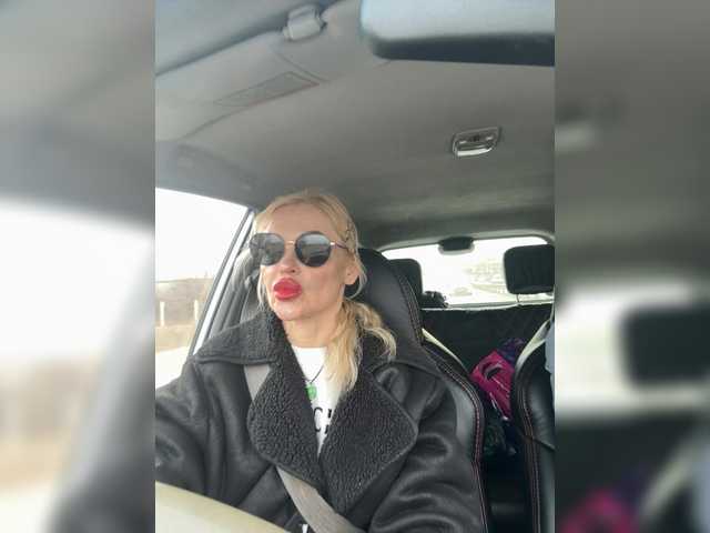 Margo77-1's BongaCams show and profile