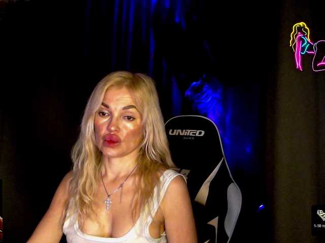 Margo77-1's BongaCams show and profile