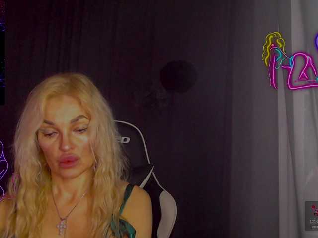 Margo77-1's BongaCams show and profile