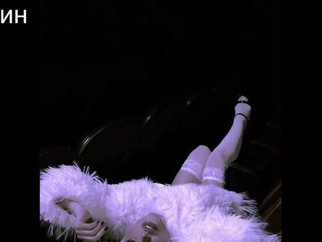 Margo77-1's BongaCams show and profile