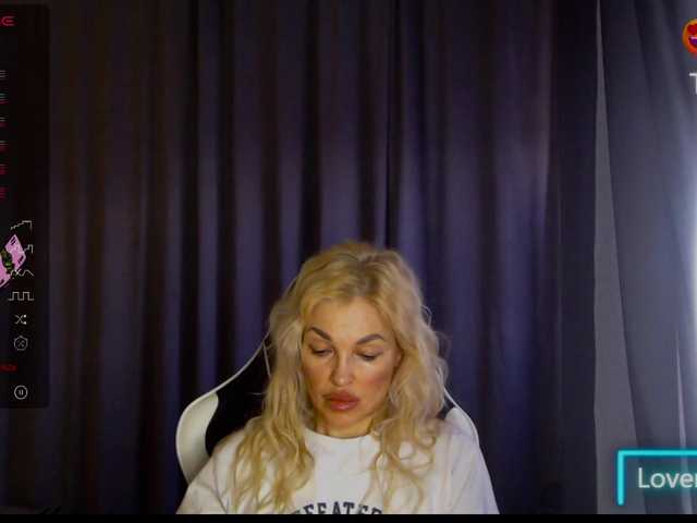 Margo77-1 live cam profile