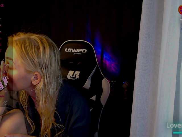 Margo77-1's BongaCams show and profile