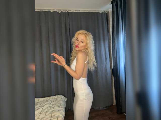 Margo77-1's BongaCams show and profile