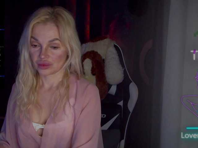 Margo77-1's BongaCams show and profile