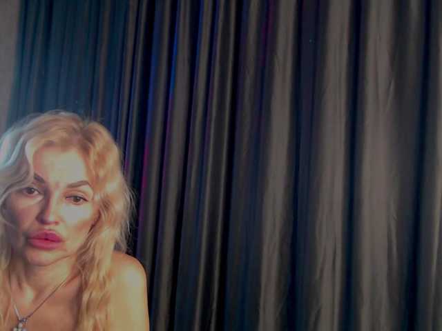 Margo77-1's BongaCams show and profile