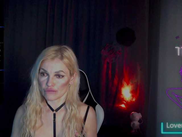 Margo77-1's BongaCams show and profile