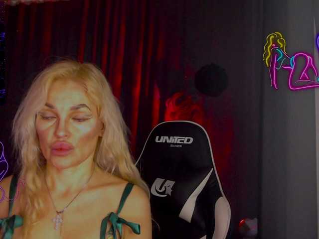 Margo77-1's BongaCams show and profile