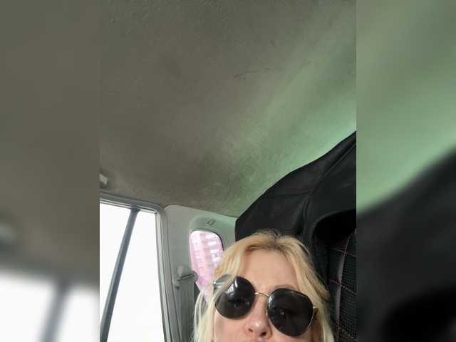 Margo77-1's BongaCams show and profile