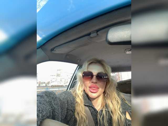 Margo77-1's BongaCams show and profile