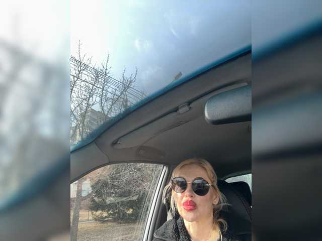 Margo77-1's BongaCams show and profile