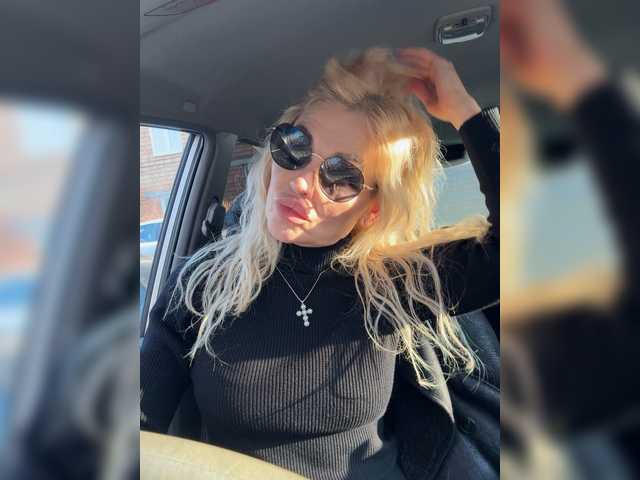 Margo77-1's BongaCams show and profile