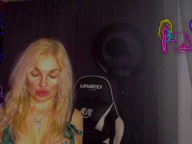 Margo77-1's BongaCams show and profile