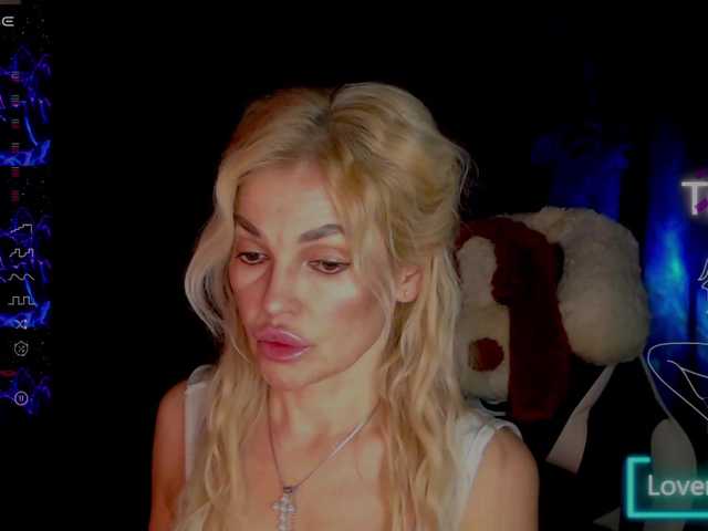 Margo77-1's BongaCams show and profile