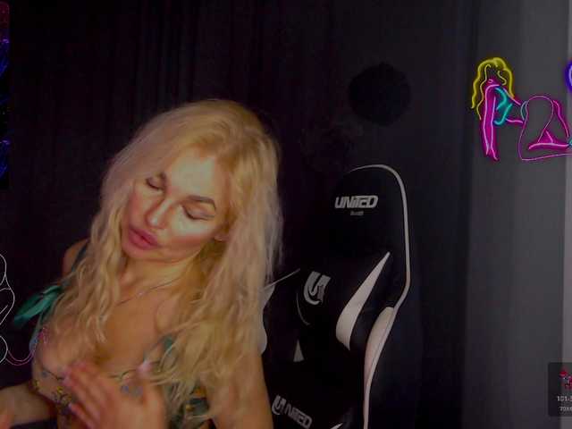 Margo77-1's BongaCams show and profile