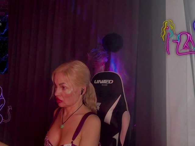 Margo77-1's BongaCams show and profile