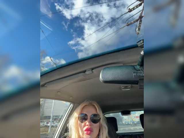 Margo77-1's BongaCams show and profile