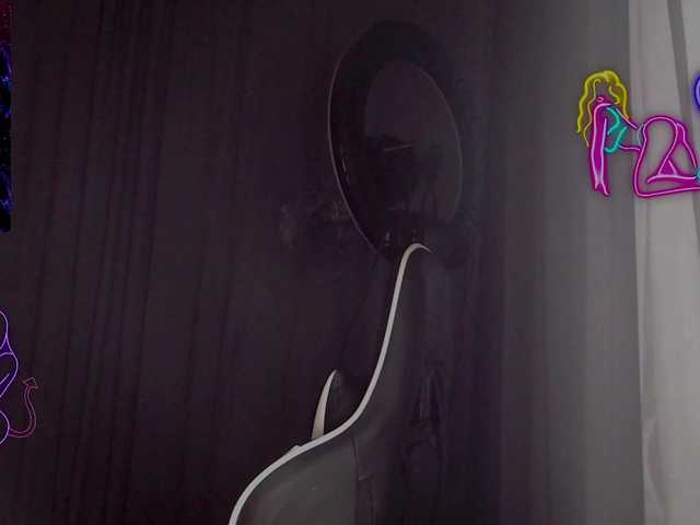 Margo77-1's BongaCams show and profile