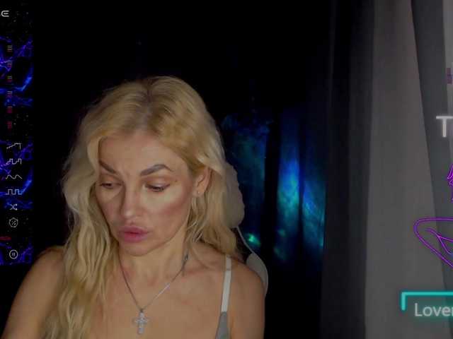 Margo77-1's BongaCams show and profile