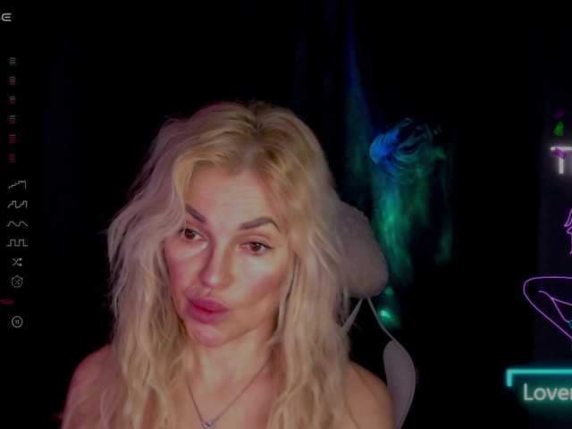 Margo77-1's BongaCams show and profile