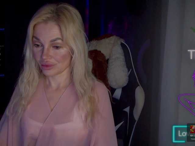 Margo77-1's BongaCams show and profile