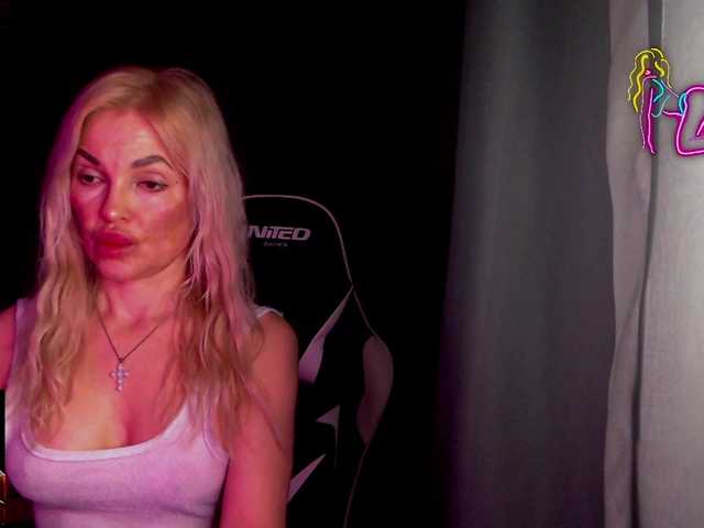 Margo77-1's BongaCams show and profile