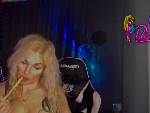 Margo77-1's BongaCams show and profile