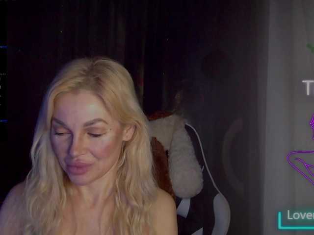 Margo77-1's BongaCams show and profile