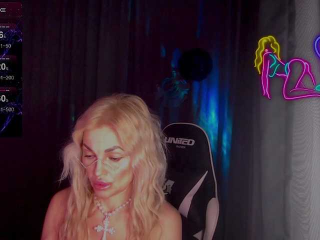 Margo77-1's BongaCams show and profile