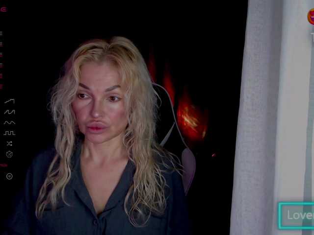 Margo77-1's BongaCams show and profile