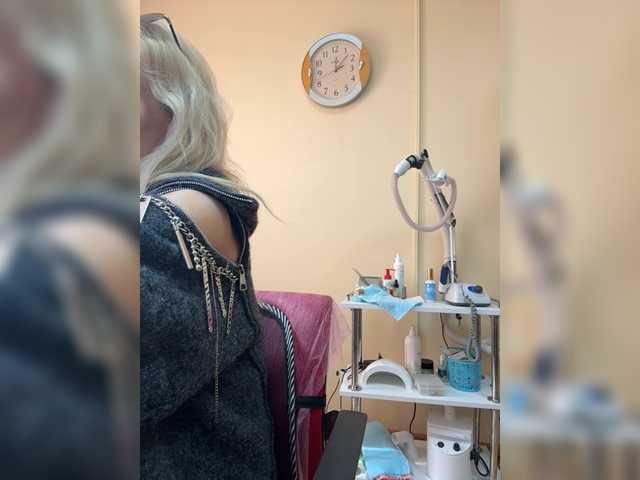 Margo77-1's BongaCams show and profile