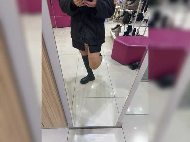 Margo77-1's BongaCams show and profile