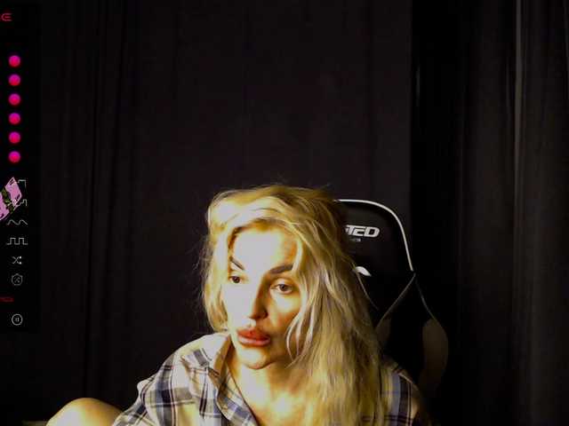 Margo77-1's BongaCams show and profile