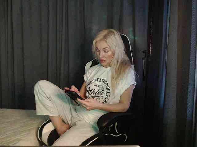 Margo77-1's webcam live show