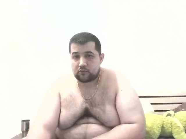 madalin2028 Live Webcam on BongaCams