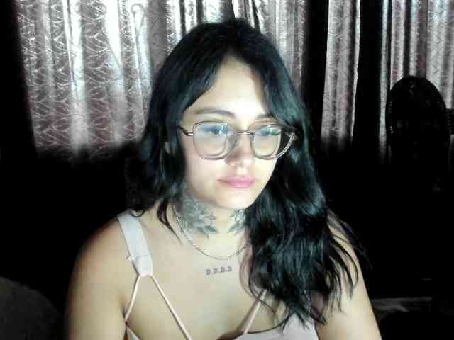 katy-bello webcam