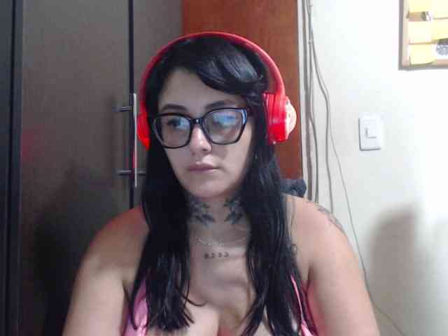 katy-bello webcam