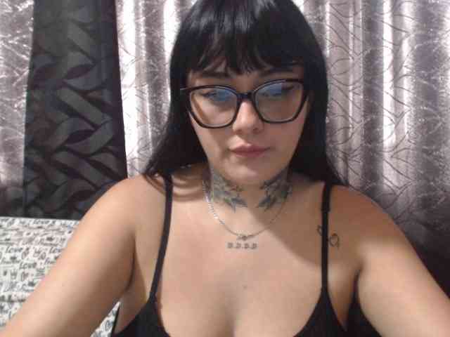 katy-bello webcam