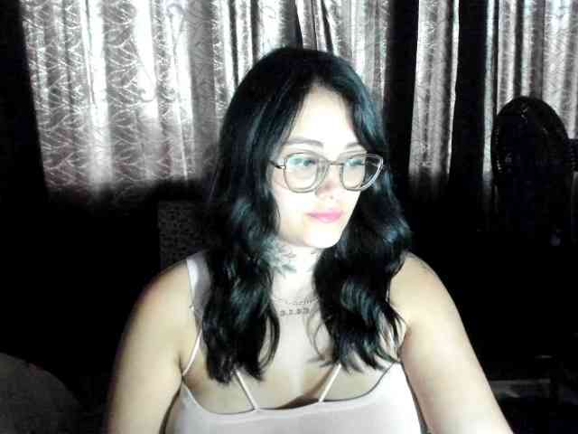 katy-bello webcam