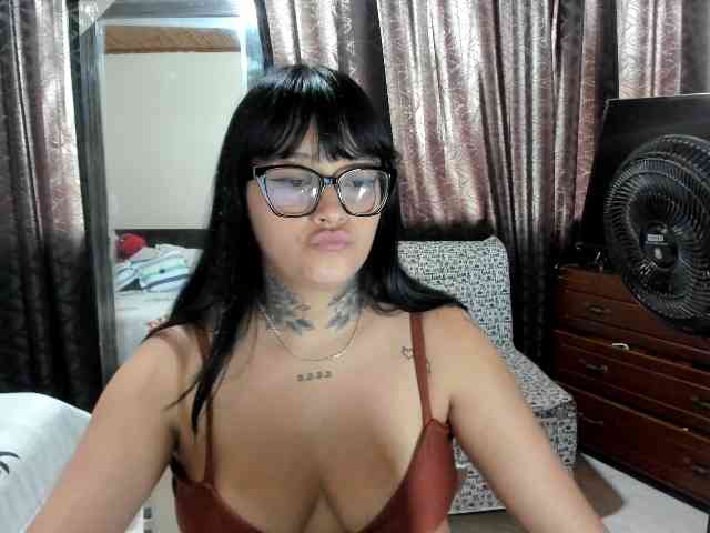 katy-bello webcam