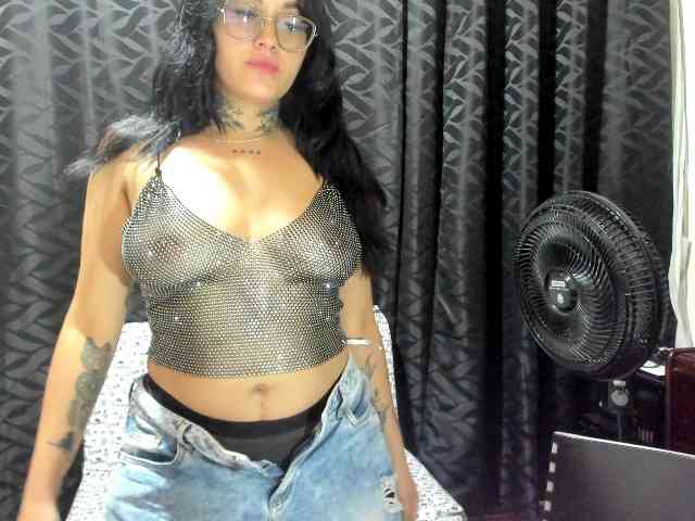 katy-bello webcam