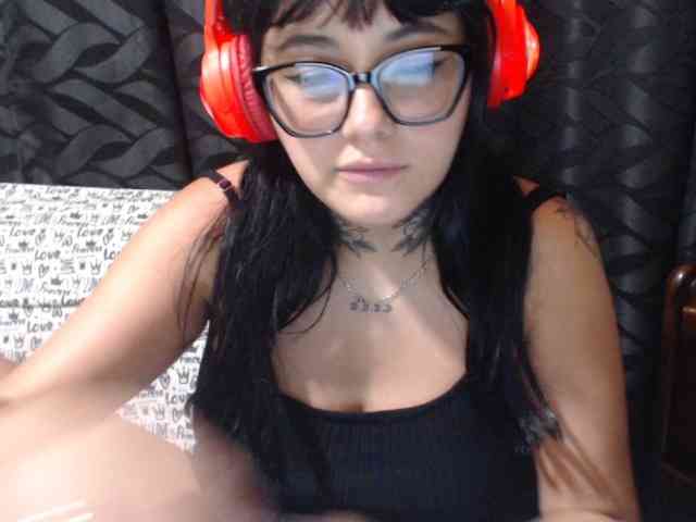 katy-bello webcam