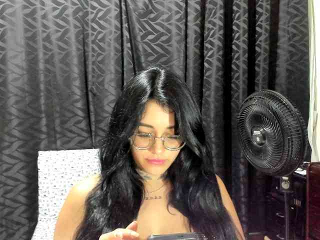 katy-bello webcam