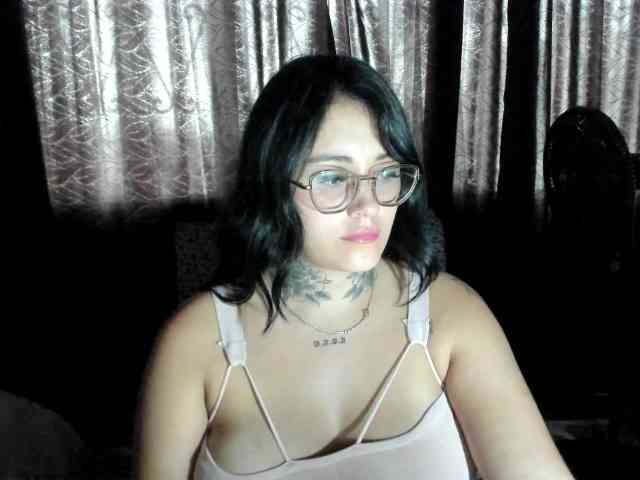 katy-bello webcam