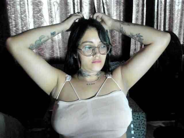 katy-bello webcam