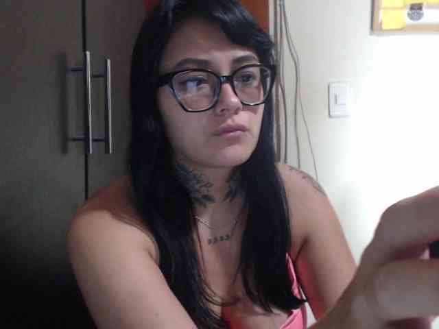 katy-bello webcam
