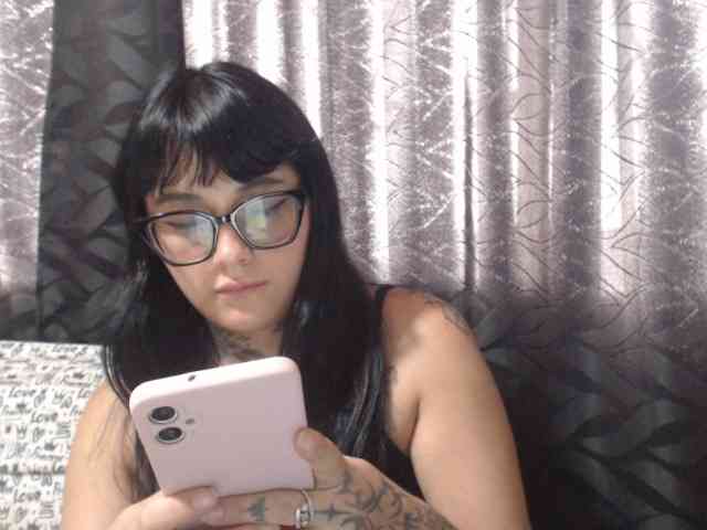 katy-bello webcam