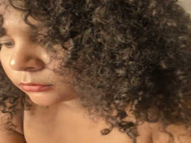 CarolinnaGomez's BongaCams show and profile